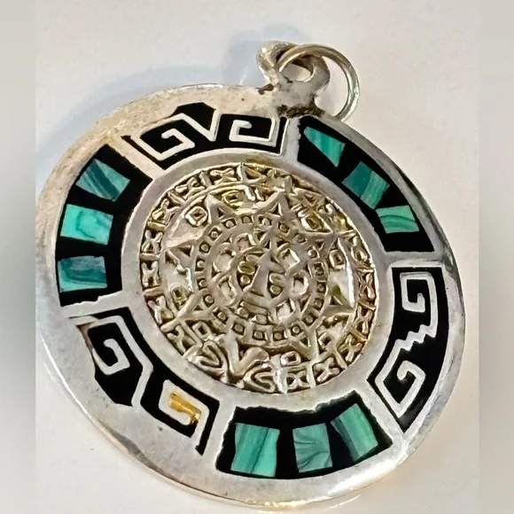 vintage sterling silver Aztec calendar pendant - Picture 2 of 5